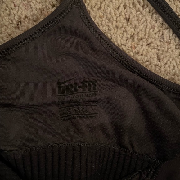 Nike gray tank - Picture 3 of 4